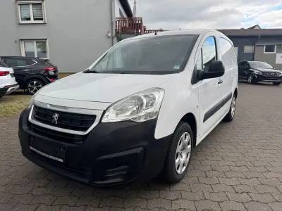 Gebraucht Peugeot Partner Comfort 75 PS (55 kW) 2015 Weiß Van / Kleinbus