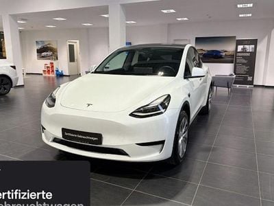 Weiß Gebraucht 2024 Tesla Model Y RWD SUV | 37.700 € (Etwas zu teuer)