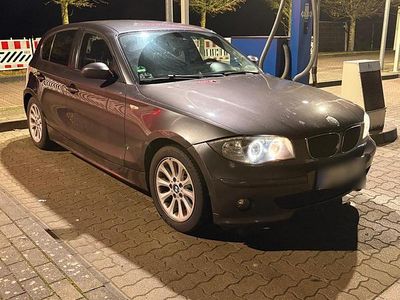 Usata BMW 118 122 CV (89 kW) 2005 Andere farben Utilitaria