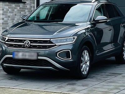 Second-hand VW T-Roc IQ Drive 116 CP (85 kW) 2022 Gri SUV