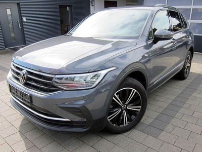 Gebraucht VW Tiguan Life 150 PS (110 kW) 2022 Grau SUV