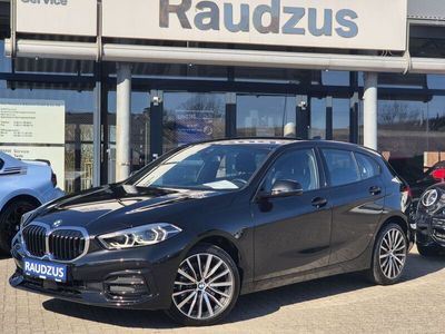 Black sapphire metallic Gebraucht 2024 BMW 118 Sport Line Kleinwagen | 27.900 € (Fairer Preis)