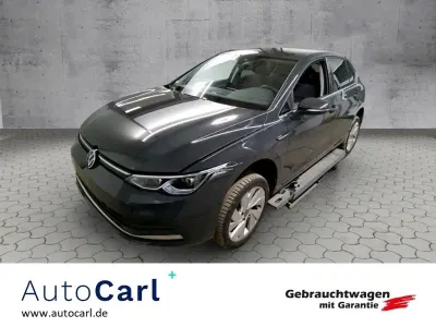 Używany VW Golf VIII Style 131 KM (96 kW) 2024 Szary Sedan/Limuzyna