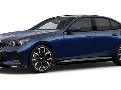 Neu BMW 550e Comfort Edition 489 PS (359 kW) 2026 Blau Limousine