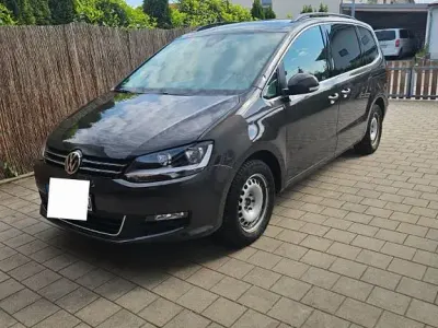 Gebraucht VW Sharan Trendline 150 PS (110 kW) 2019 Braun Van / Kleinbus