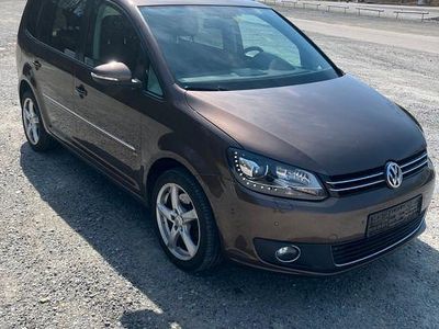 Gebraucht VW Touran Highline 177 PS (130 kW) 2014 Braun Van / Kleinbus