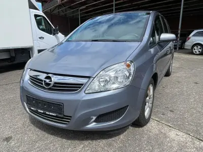Gebraucht Opel Zafira Edition 116 PS (85 kW) 2009 Silber Van / Kleinbus