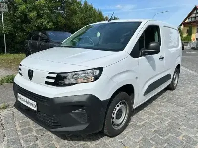 Gebraucht Peugeot Partner Premium 102 PS (75 kW) 2025 Andere Van / Kleinbus