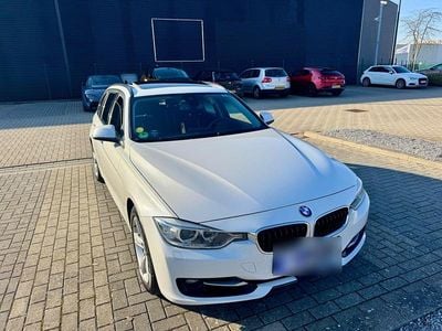 Gebraucht BMW 330 Sport Line 258 PS (189 kW) 2013 Weiß Kombi