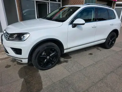 Gebraucht VW Touareg 262 PS (192 kW) 2018 Weiß SUV