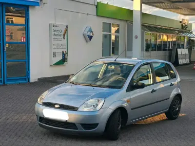 Gebraucht Ford Fiesta 69 PS (50 kW) 2006 Blau Kleinwagen