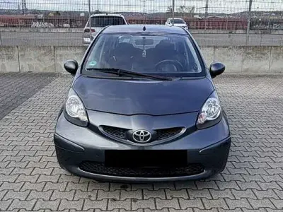 Second-hand Toyota Aygo 68 CP (50 kW) 2007 Gri Hatchback
