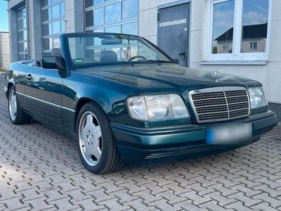 Begagnad Mercedes E320 220 HK (161 kW) 1995 Grön Cab
