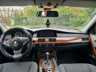 BMW 523