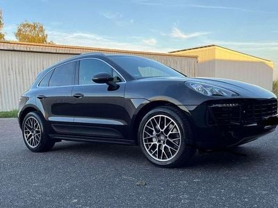 Schwarz Gebraucht 2014 Porsche Macan S SUV | 36.100 € (Etwas zu teuer)