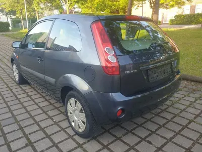 Gebraucht Ford Fiesta Ghia 80 PS (58 kW) 2008 Grau Kleinwagen