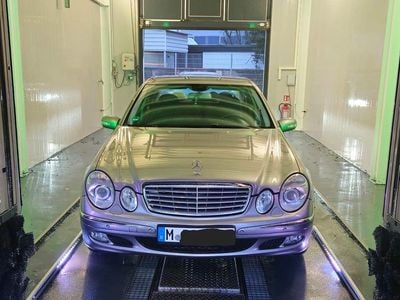 Gebraucht Mercedes E220 150 PS (110 kW) 2005 Gold Limousine