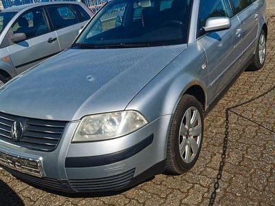 Usata VW Passat Basis 101 CV (74 kW) 2003 Argento Station wagon