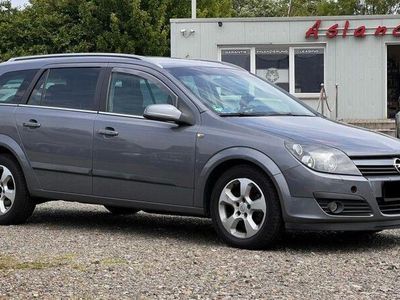Gebraucht Opel Astra Sport 105 PS (77 kW) 2005 Moonlandgrau m2 Kombi