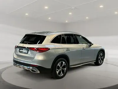 Gebraucht Mercedes GLC220 Avantgarde 197 PS (144 kW) 2025 Metalliclack hightechsilber SUV