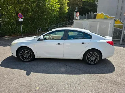 Gebraucht Opel Insignia 140 PS (102 kW) 2009 Weiß Limousine
