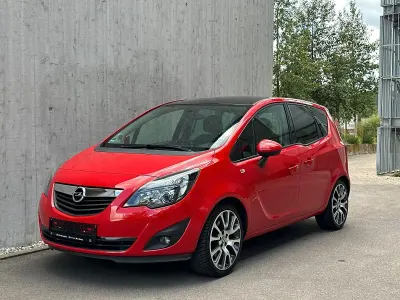 Gebraucht Opel Meriva Color Edition 140 PS (102 kW) 2011 Rot Van / Kleinbus
