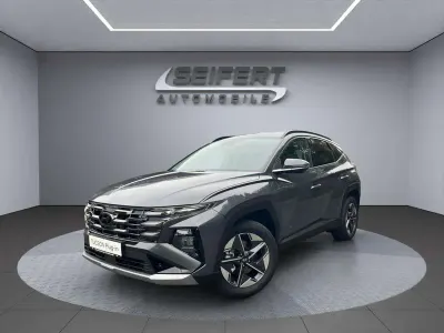 Neu Hyundai Tucson Trend 215 PS (158 kW) 2025 Ecotronic grey SUV