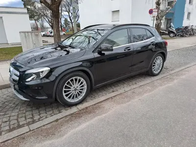 Gebraucht Mercedes GLA200 156 PS (114 kW) 2014 Schwarz SUV