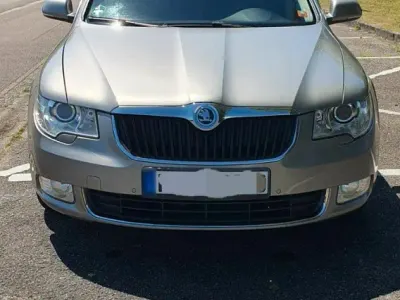 Gebraucht Skoda Superb 2009 Gelb Limousine