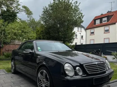 Gebraucht Mercedes CLK230 197 PS (144 kW) 2000 Schwarz Cabrio