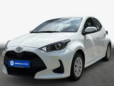 Gebraucht Toyota Yaris Hybrid Business Edition 116 PS (85 kW) 2025 Weiß Limousine