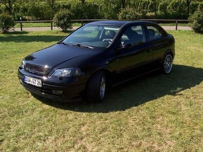 Gebraucht Opel Astra Sport 147 PS (108 kW) 2002 Schwarz metallic Limousine