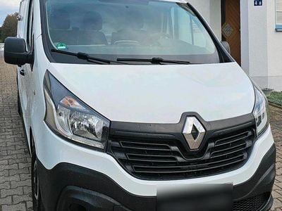 Gebraucht Renault Trafic 95 PS (69 kW) 2017 Weiß Van / Kleinbus