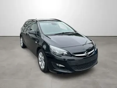 Używany Opel Astra Style 170 KM (125 kW) 2015 Sedan/Limuzyna