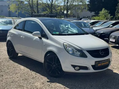 Gebraucht Opel Corsa 101 PS (74 kW) 2011 Weiß Kleinwagen