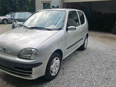 Second-hand Fiat Seicento 50 CP (36 kW) 2003 Auriu Hatchback