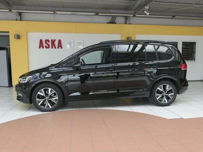 Deep black perleffekt Gebraucht 2024 VW Touran Van / Kleinbus | 39.999 €