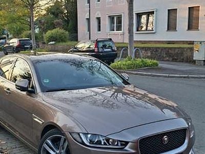 Usado Jaguar XE Portfolio 179 HP (131 kW) 2018 Bege Sedan
