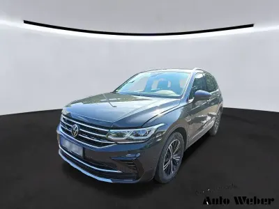 Gebraucht VW Tiguan Elegance 245 PS (180 kW) 2022 Grau SUV