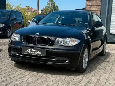 Gebraucht BMW 116 Advantage 122 PS (89 kW) 2011 Schwarz Kleinwagen