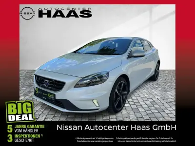 Gebraucht Volvo V40 R-Design 150 PS (110 kW) 2015 Crystal white pearl / metallic Kombi