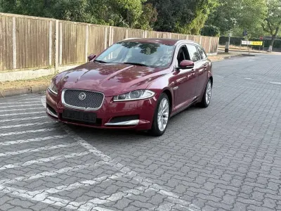 Gebraucht Jaguar XF Sportbrake 200 PS (147 kW) 2014 Rot Kombi