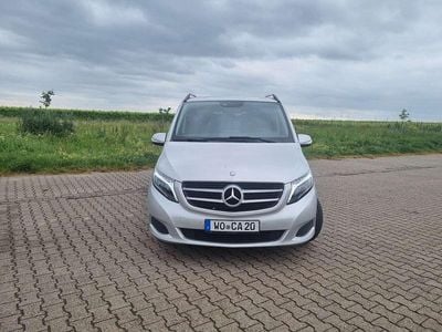 Mercedes V220