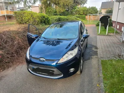 Gebraucht Ford Fiesta Trend 80 PS (58 kW) 2010 Blau Kleinwagen