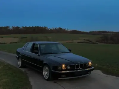 Gebraucht BMW 735 Sport Line 211 PS (155 kW) 1987 Schwarz Limousine