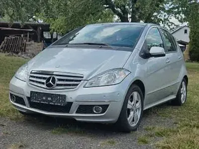 Gebraucht Mercedes A160 Avantgarde 95 PS (69 kW) 2011 Silber Kleinwagen