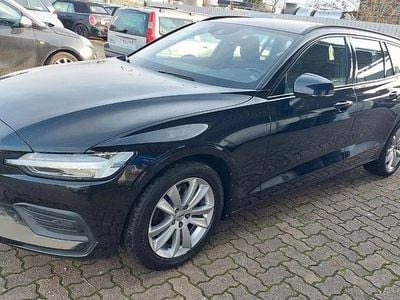 Gebraucht Volvo V60 Core 197 PS (144 kW) 2022 Schwarz Kombi