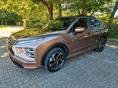 Gebraucht Mitsubishi Eclipse Cross Select 188 PS (138 kW) 2022 Braun SUV