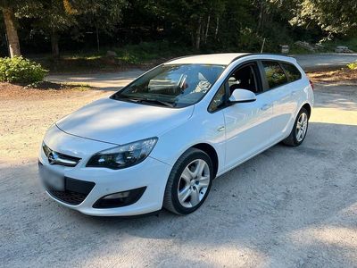 Gebraucht Opel Astra 110 PS (80 kW) 2015 Weiß Kombi
