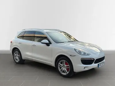 Gebraucht Porsche Cayenne Diesel 245 PS (180 kW) 2012 Weiß SUV